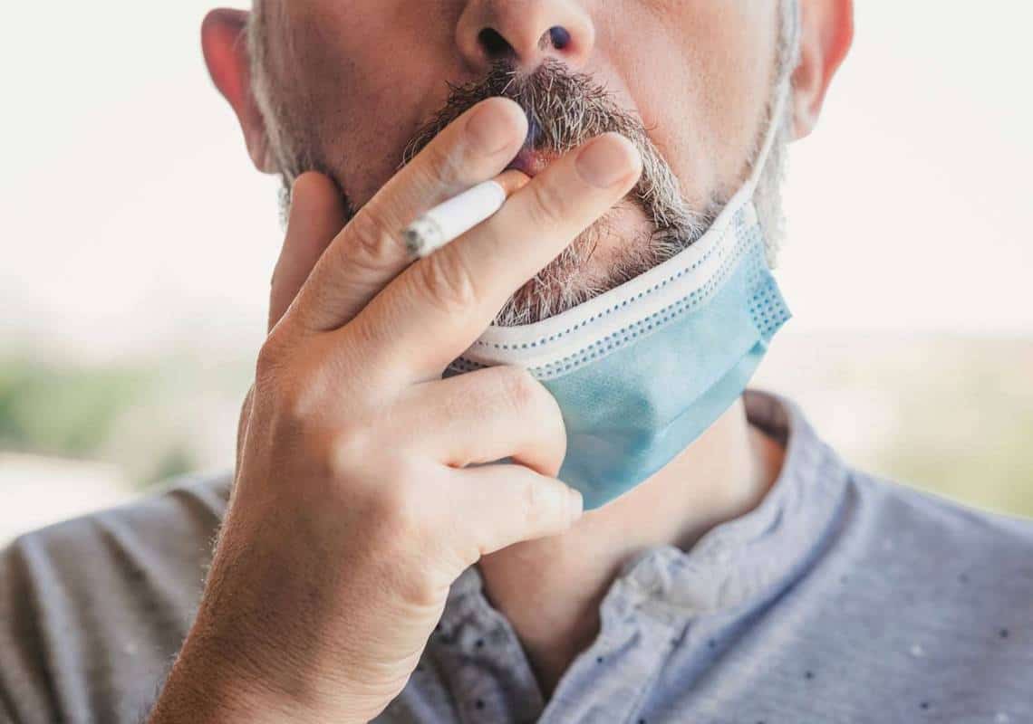 סיגריות הורגות? מדינה אמריקאית דווקא מעניקה למעשנים עדיפות בקבלת החיסון נגד קורונה