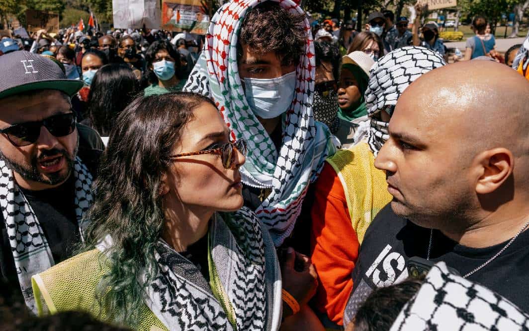 קליפורניה: מאות צועדים פרו-פלסטינים בלב קמפוס UCLA הקימו מחדש מאהל