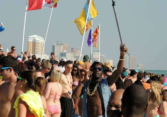 מיאמי: אחרי הכאוס של חופשת האביב, עיריית מיאמי ביץ' שוקלת העלאת מחיר החנייה והגבלת מכירת אלכוהול