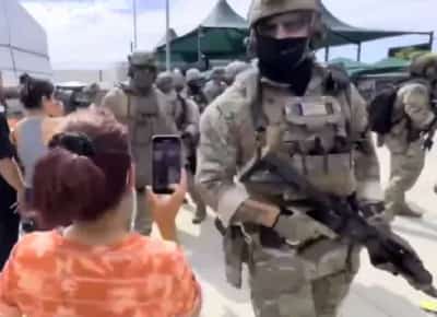 טראמפ מאיץ את "תוכנית הגירוש ההמונית": 500 מעצרים בלוס אנג'לס ופשיטות עם 60 סוכנים חמושים