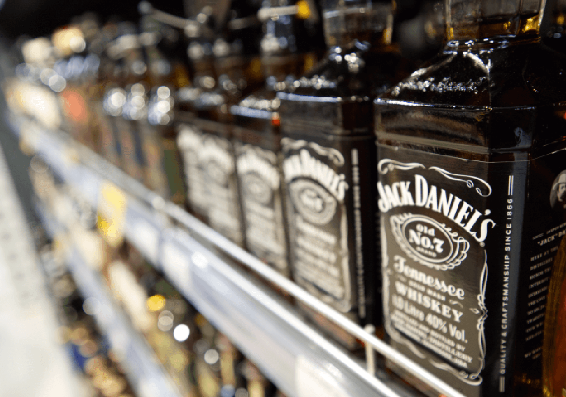 לפני חג ההודיה והכריסטמס: מחסור גדול באלכוהול ברחבי ארצות הברית