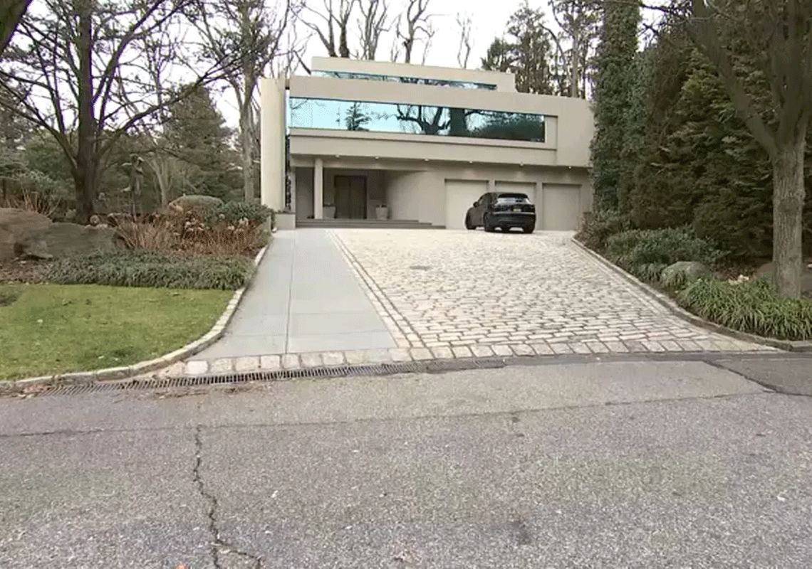 "אל תפתחו מבלי להתקשר ולבדוק": רגעי אימה בבית בניו יורק - התחזו לעובדי חברת הגז ופרצו באיומי אקדח פנימה