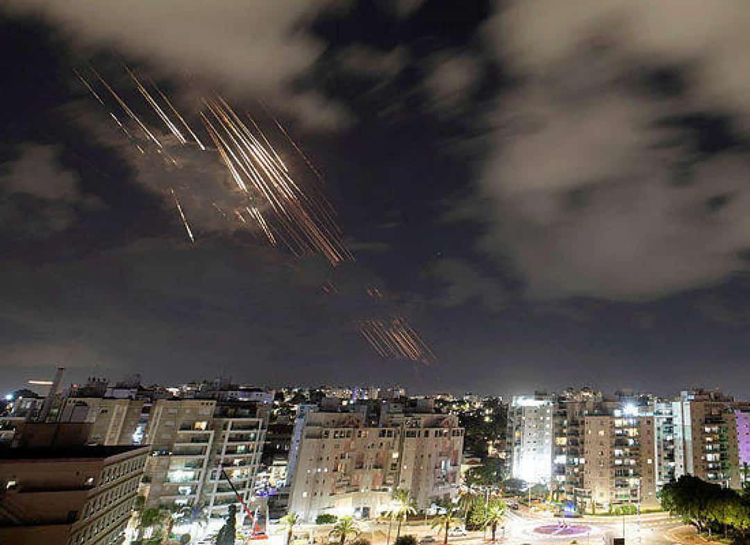 איראן שיגרה כ-180 טילים בליסטיים לעבר ישראל, שישה אזרחים נרצחו בפיגוע ירי, באחד הלילות הדרמטיים שידעה המדינה