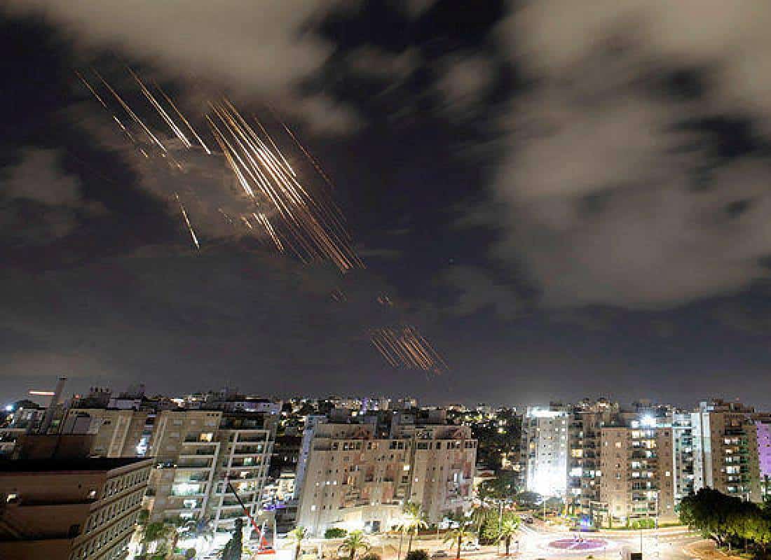 איראן שיגרה כ-180 טילים בליסטיים לעבר ישראל, שישה אזרחים נרצחו בפיגוע ירי, באחד הלילות הדרמטיים שידעה המדינה