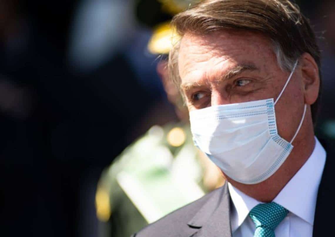 בלתי יאמן: פיצרייה ניו-יורקית הכריחה את נשיא ברזיל לאכול ברחוב כי הוא לא מחוסן לקורונה