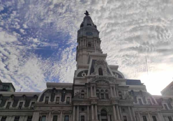 סיקור מהשטח: פילדלפיה - לאחר מסע בין מוזיאונים ומוקדי המהומות, אפשר להתחיל להריח את הסוף של אמריקה