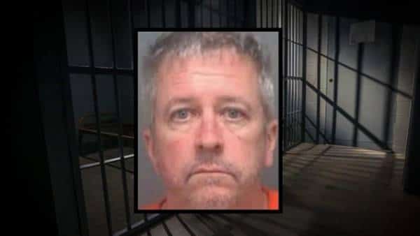 פלורידה: עונש קשה במיוחד לפדופיל שהורשע בביצוע מעשים מזוויעים בילדים