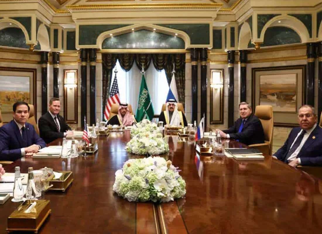 מפנה דרמטי ביחסים: ארה"ב ורוסיה נפגשות בסעודיה לקידום הסכם שלום באוקראינה