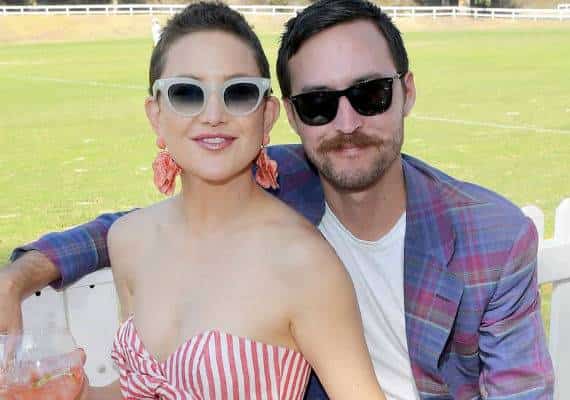 מצפים לתינוקת: השחקנית, קייט האדסון, ובן זוגה בשנה האחרונה, דני פוג'יקאווה