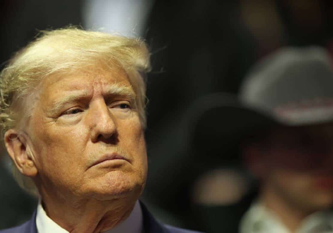 "‏טראמפ רוצה להיות אזוק בבית המשפט"