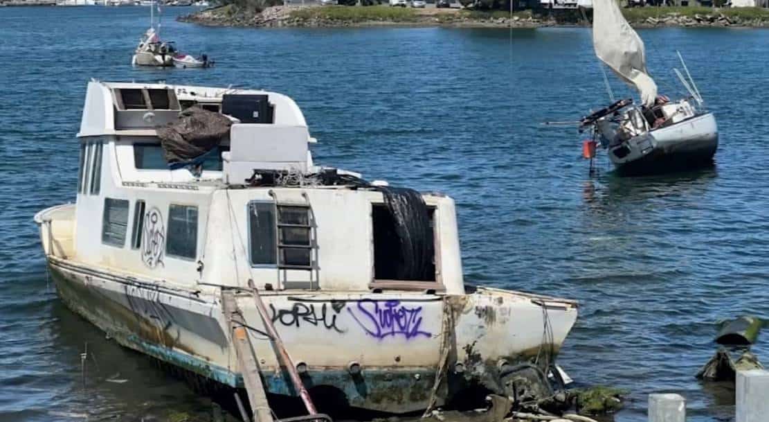 חשבתם שראיתם הכל? 'פיראטים' שודדים ובוזזים סירות בלב קליפורניה