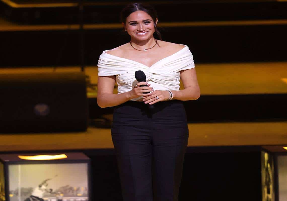 הולכת ומסתבכת: מייגן מרקל עוקצת את המלכה 