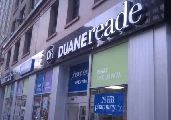 ניו יורק: הגנב שבר את רגלו של השוטר בבעיטה - ונמלט