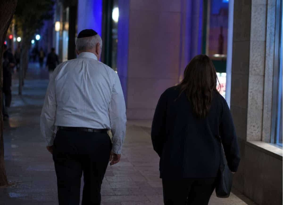 פלורידה: אגרוף בלב סרפסייד - זוג יהודי הותקף ברחוב