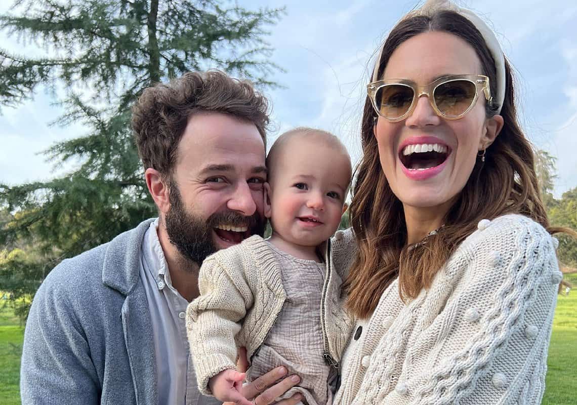 מנדי מור על הבייבי החדש שהצטרף למשפחה: ״הוא מת על מוזיקה״