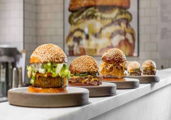 ניו יורק: אחת ממסעדות ההמבורגר הטובות בעיר, Bash Burger, מספקת סיבה טעימה להגיע לסוהו 