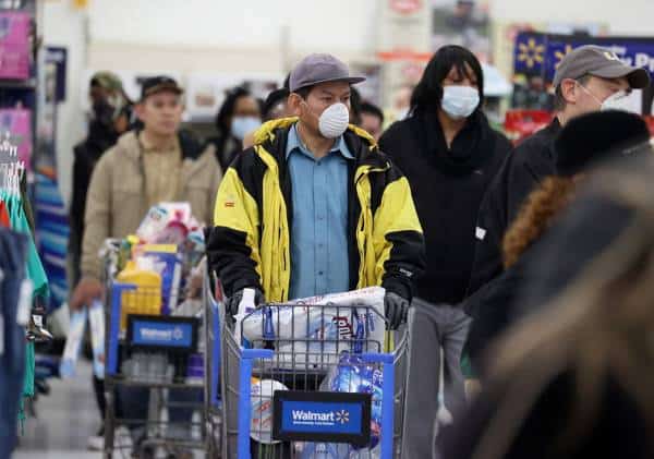 וולמארט מיישרת קו: לקוחות יחויבו לחבוש מסכות בכל הסניפים