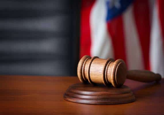 לוס אנג'לס: שופט בית המשפט לערעורים נאשם בהטרדה מינית של שופטות