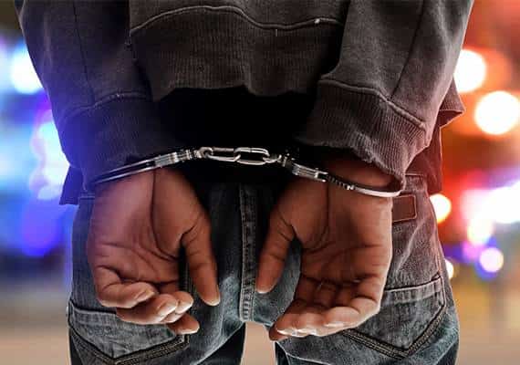 פלורידה: פשיטה על חנות שסיפקה מופעי מין