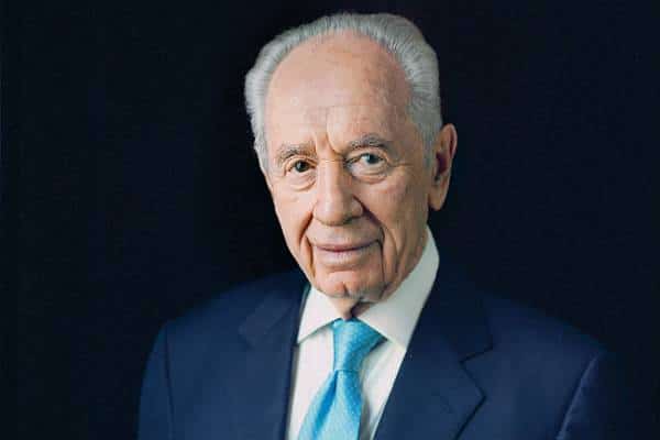 שמעון פרס עשה את זה כל בוקר וחי עד גיל 93: שתו כוס מי לימון 