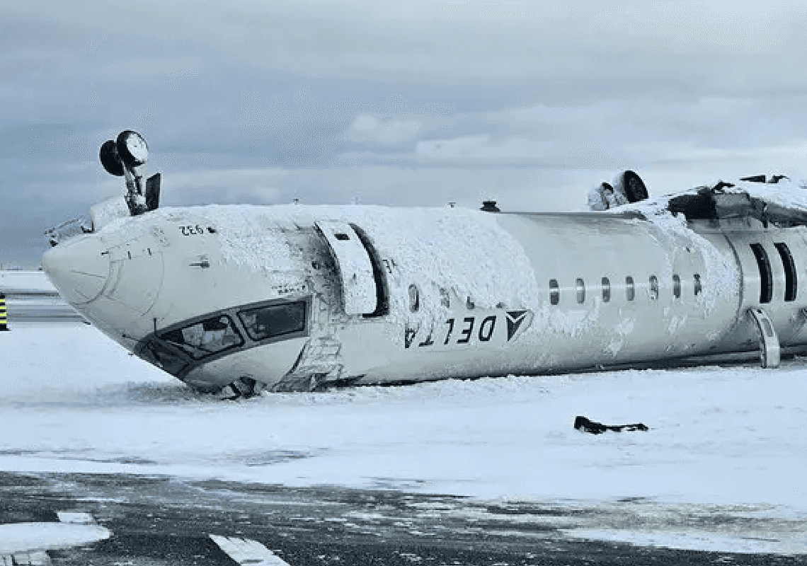 דלתא איירליינס: 30 אלף דולר פיצוי לכל נוסע מהתהפכות המטוס בטורונטו