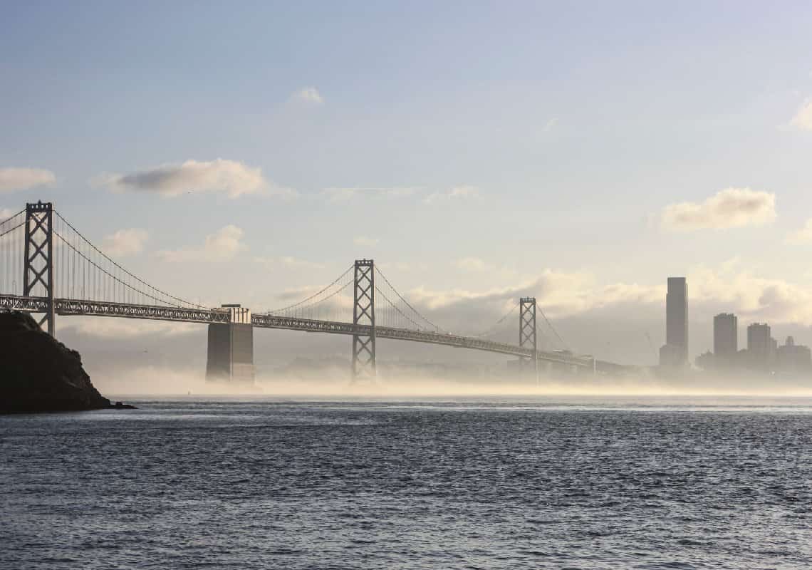 אנשים בחרו לעזוב את קליפורניה, אבל האם אוכלוסיית המדינה באמת מצטמצמת?