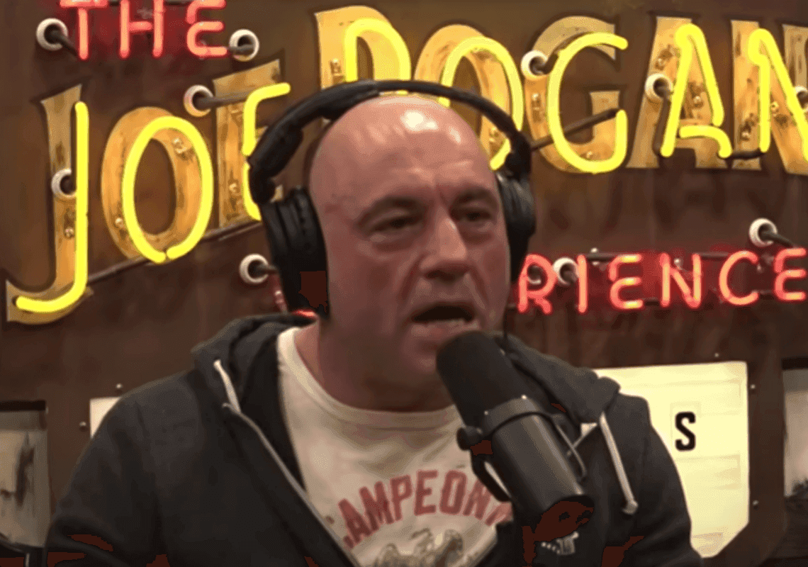 ג'ו רוגן על השיח האובססיבי על זהות מגדרית: "אנחנו ציוויליזציה בדעיכה"