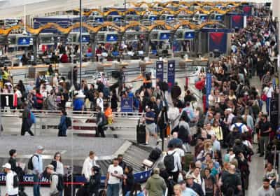 המשבר התקציבי מגיע לטרמינלים: תורי ענק, עשרות עיכובים - וסוכני הגירה מגיעים לתגבר