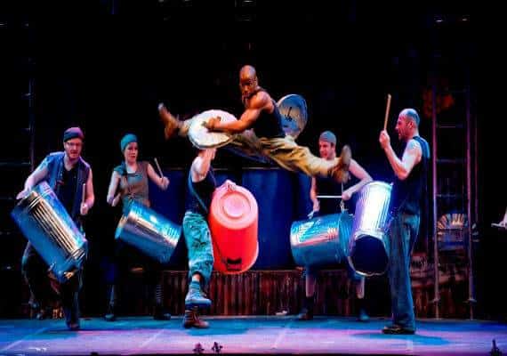 מנגנים בחפצים: המיוזיקל, שהוצג בכל העולם וזכה להצלחה רבה, Stomp, עולה בתיאטרון הפיינטג'ס