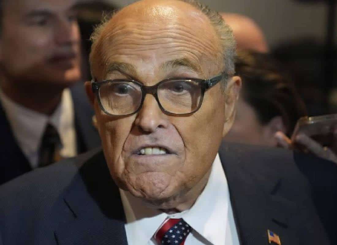 בתו של רודי ג'וליאני אומרת שהיא מצביעה להאריס, "מתאבלת על אובדן אבי" לטראמפ