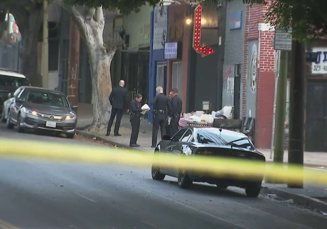 במהלך הלילה: שישה נפגעים מירי בבר בלב לוס אנג'לס