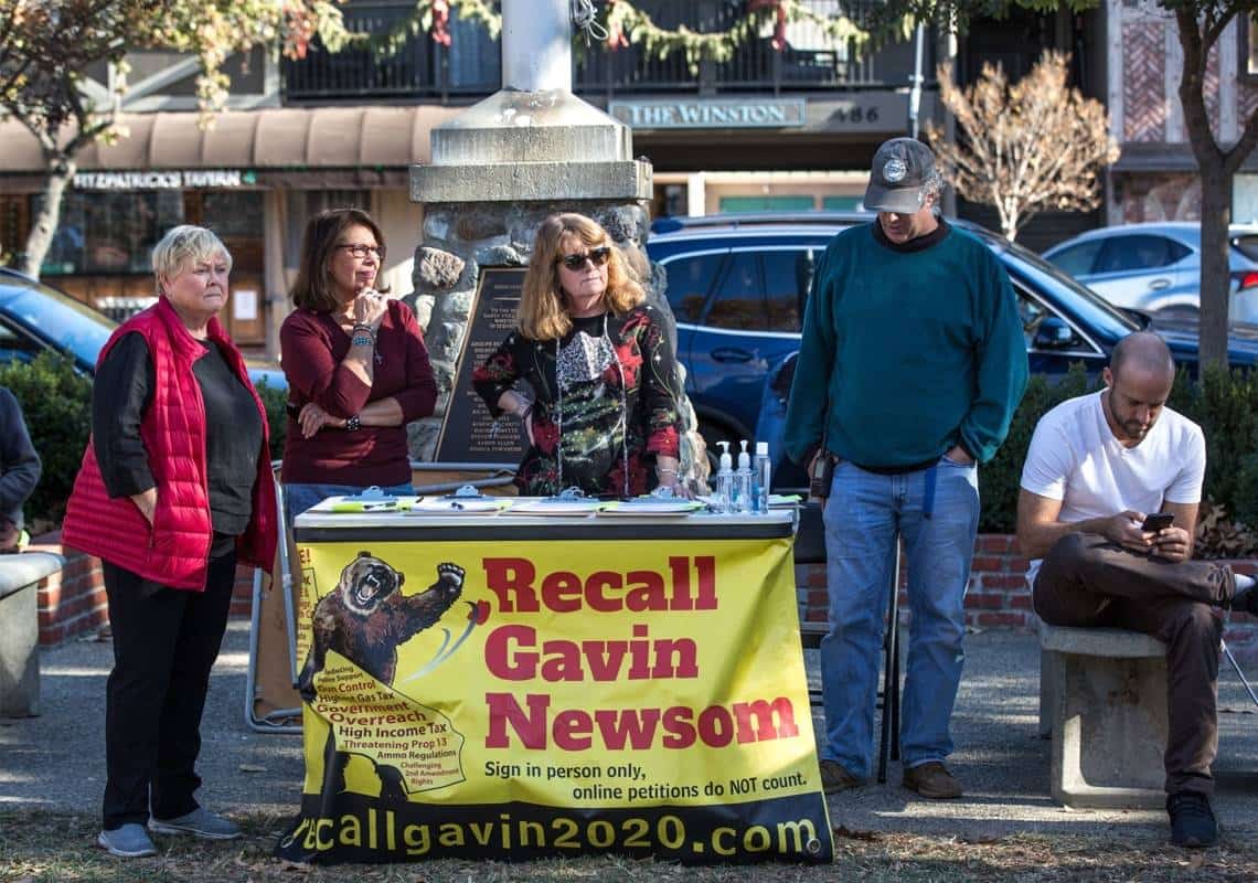 קליפורניה מתקדמת בצעדי ענק לעבר בחירות חוזרות עבור תפקיד המושל