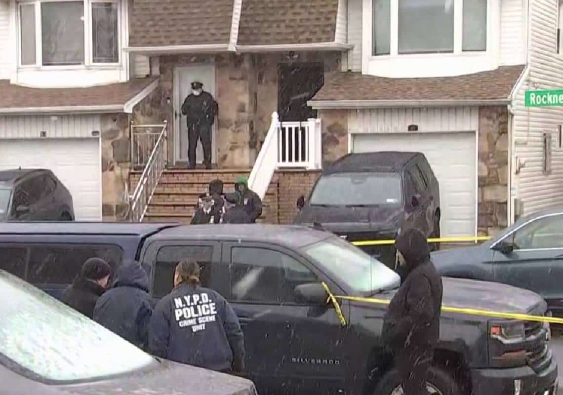 בוקר אלים בתפוח הגדול: שוטר נורה במהלך פשיטה על בית בסטטן איילנד