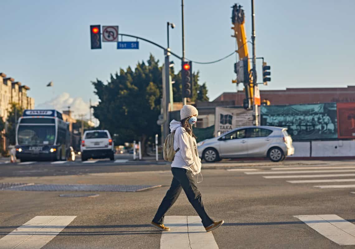 רשויות הבריאות בלוס אנג'לס עוקבות בדאגה: תחלואת הקורונה מזנקת בשנית