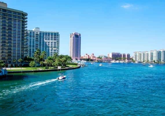 דירות יוקרה מצפון למיאמי נמכרות בסכומים נמוכים להחריד, אבל יש לזה סיבה
