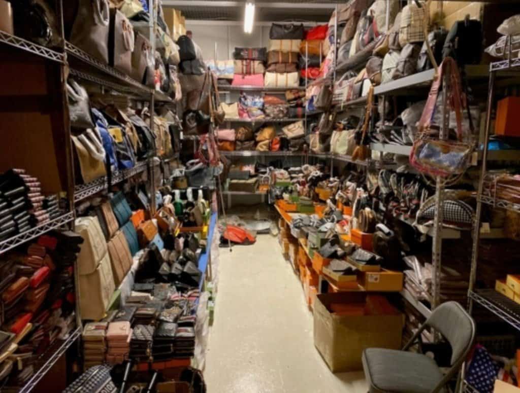 ניו יורק: הפשיטה הגדולה בהיסטוריה על מותגי-על מזויפים - "בשווי מיליארד דולרים"