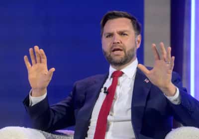 החלום האמריקאי הולך ומתפוגג: ג'יי.די. ואנס מאשים את ההגירה הבלתי חוקית