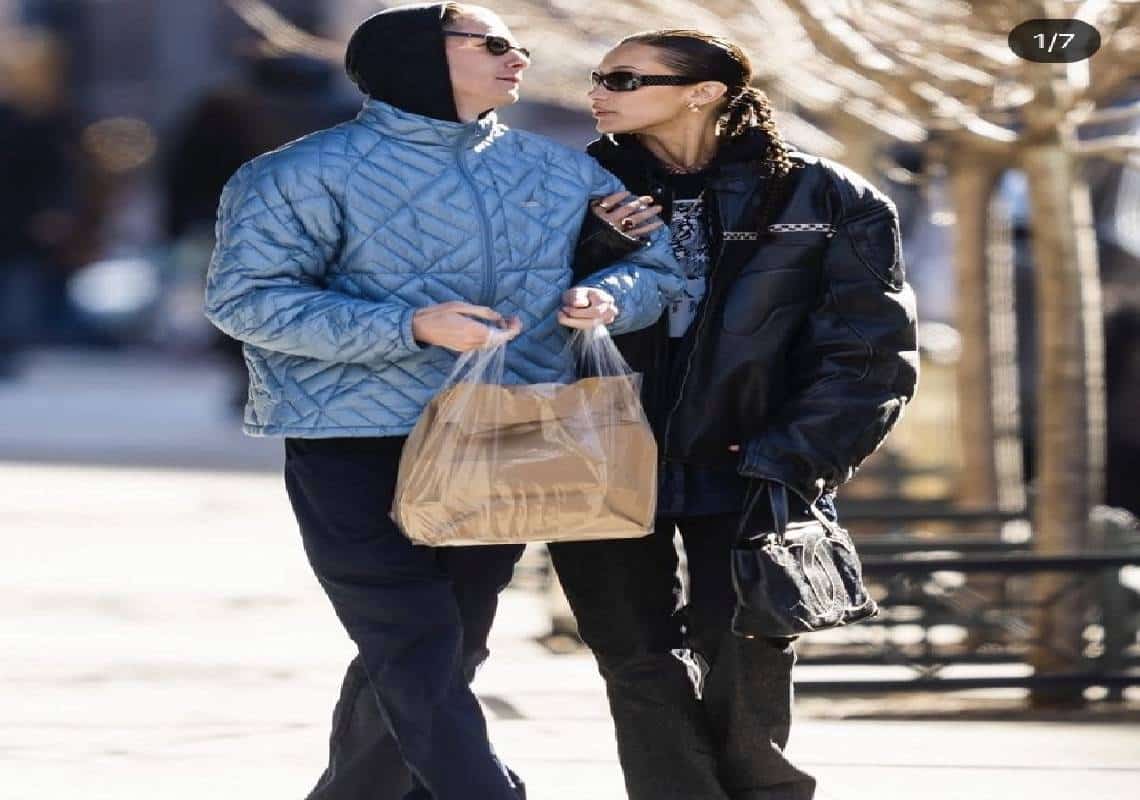 מאוהבים ומתוקים: כך בלה חדיד ובן זוגה צולמו בניו יורק