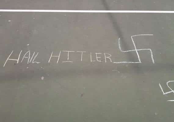 מזעזע: עשרות צלבי קרס רוססו בבית ספר יסודי בקווינס