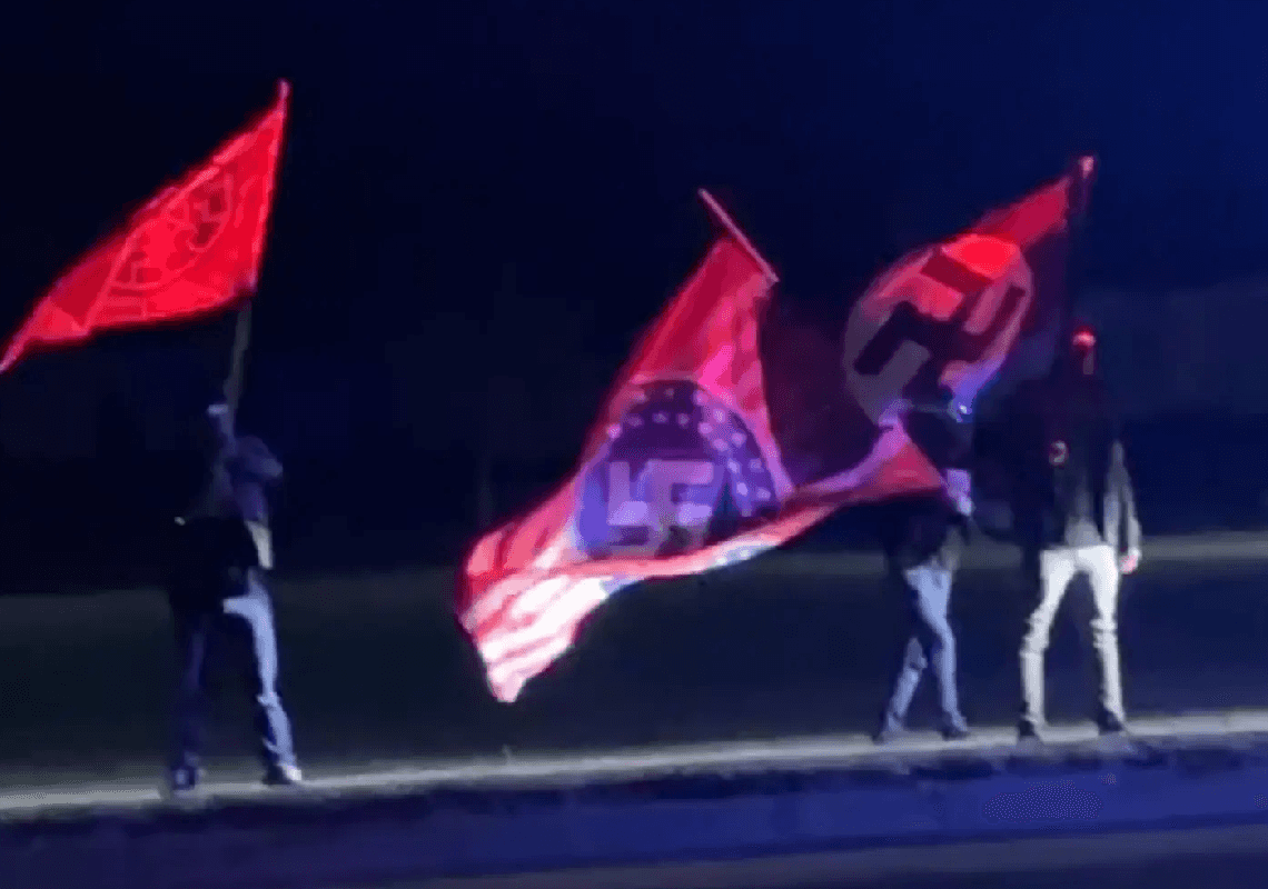 ניאו-נאצים הפגינו מחוץ להצגה על אנה פרנק במישגין