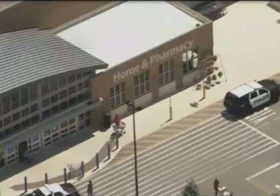 דרום פלורידה: קטטה אלימה בוולמארט הובילה לדקירת גבר