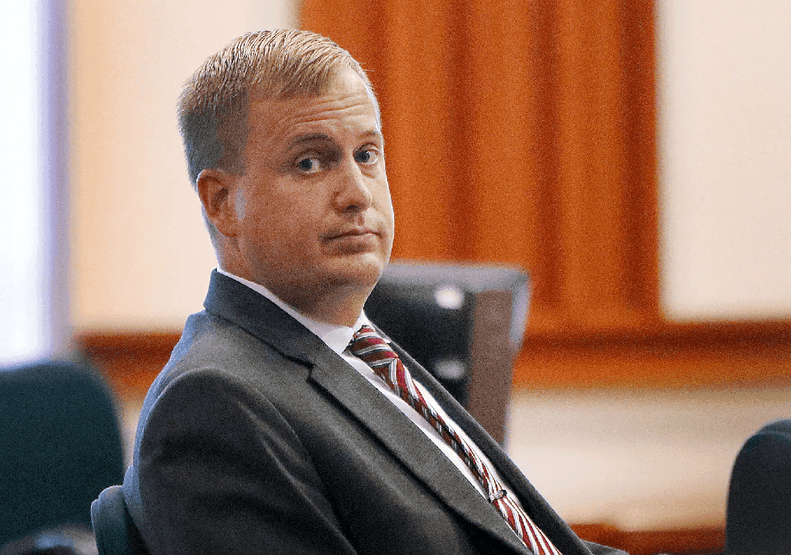 מחוקק רפובליקני לשעבר הורשע באונס מתמחה