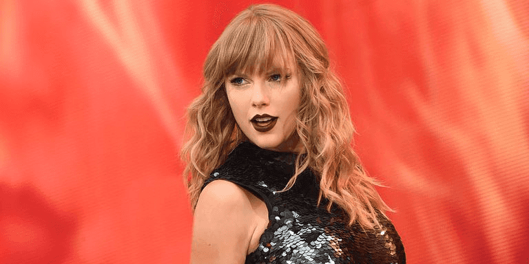 טיילור סוויפט חילקה עשרות כרטיסים לשוטרים במסצ'וסטס עקב רצח של חברם למחלקה בשבוע שעבר