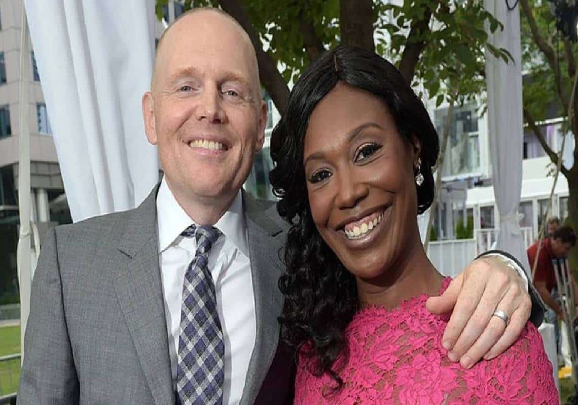 הקומיקאי המצחיק באמריקה מואשם בגזענות בגלל... שהתחתן עם אישה שחורה