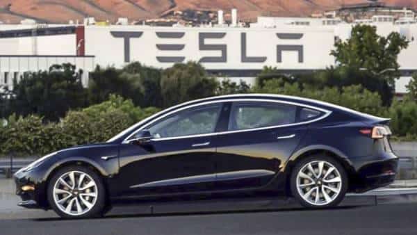 בפעם השנייה: טסלה עוצרת את ייצור מודל 3