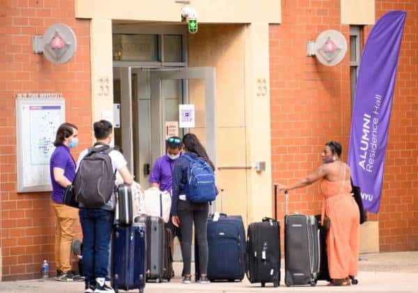 כמות הסטודנטים הזרים הלומדים בארה"ב צונחת וגורמת לפגיעה משמעותית במשק