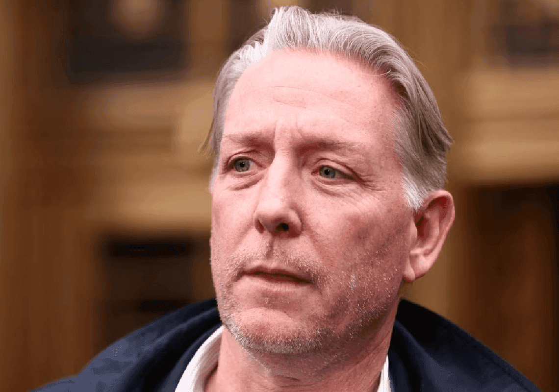 סוכן FBI לשעבר, שחקר את הקשר בין טראמפ לרוסיה, נעצר בחשד שעבד עבור אוליגרך רוסי 