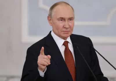 פוטין ינחת היום באלסקה: האם ארה"ב תממש את צו המעצר מהאג?