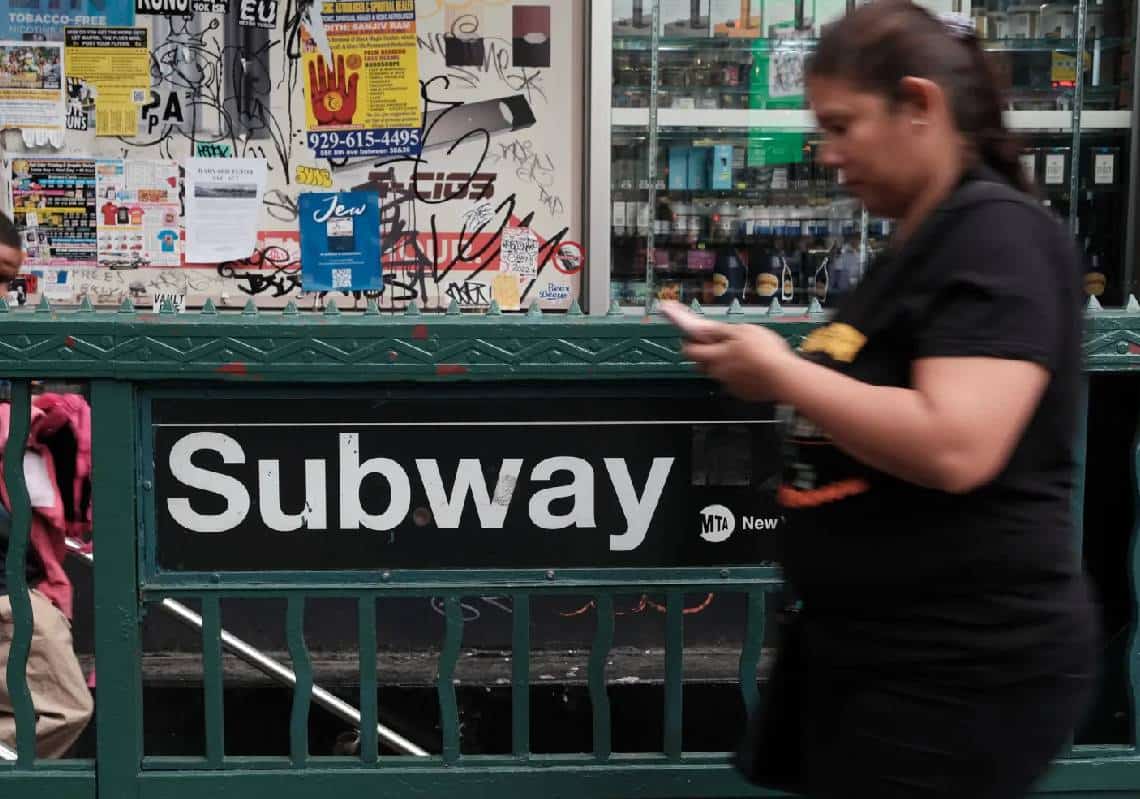 "הסאבווי מסוכן": 89% עלייה במקרי הפשע ברכבת התחתית, "הכייס המפורסם של ניו יורק נעצר" - ושוחרר באותו היום