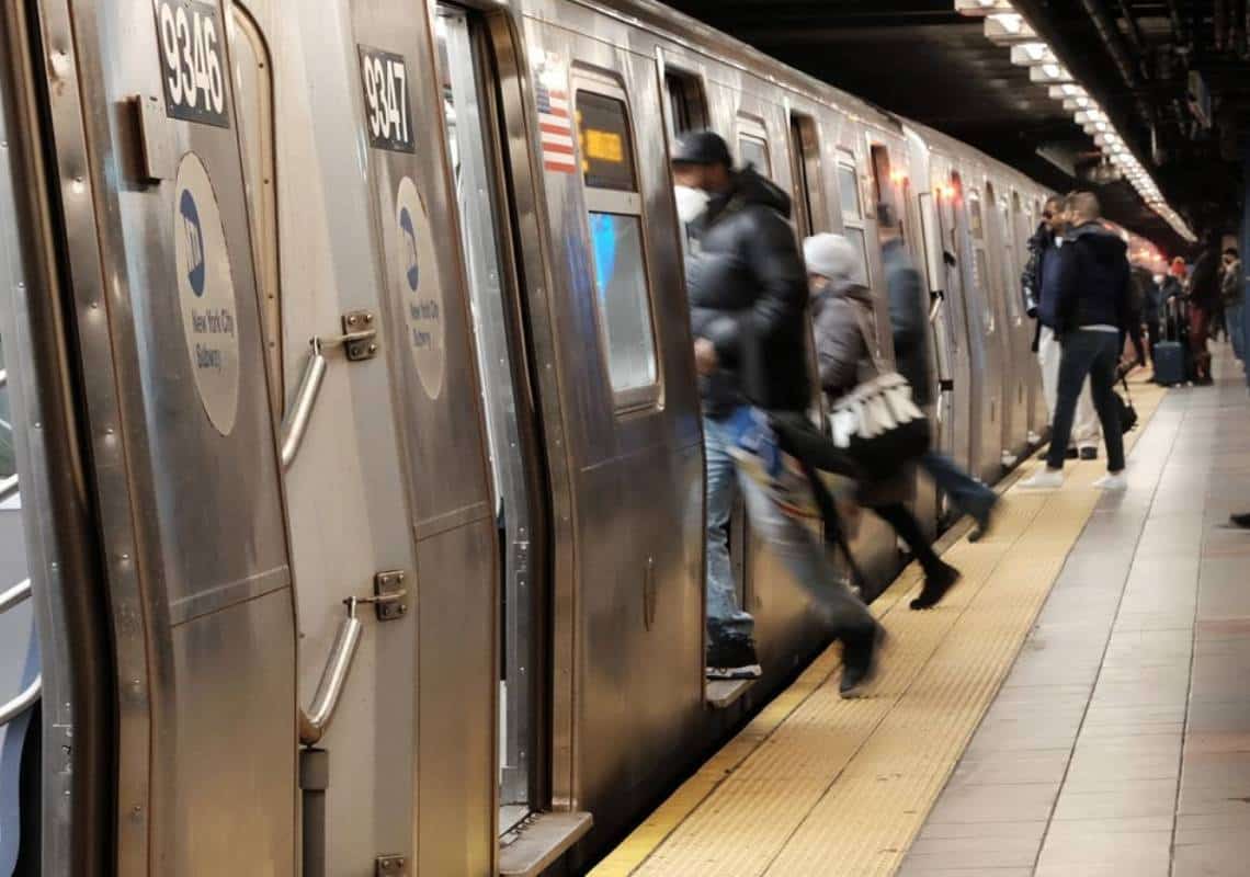 סופ"ש עקוב מדם בניו יורק: 7 בני אדם נדקרו בסאבוויי